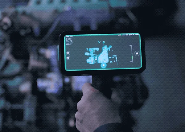 EinScan Rigil dynamic laser switching animation on the onboard AMOLED display during a live scan