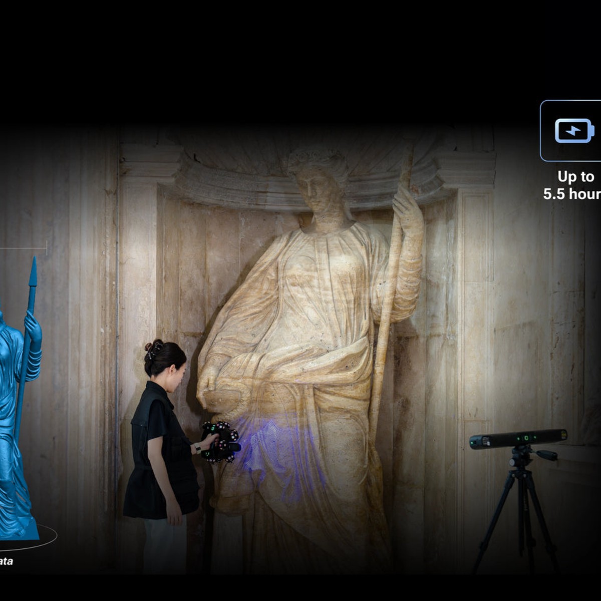 EinScan Trak scanning a large statue on location — long hot-swappable battery life for uninterrupted field work