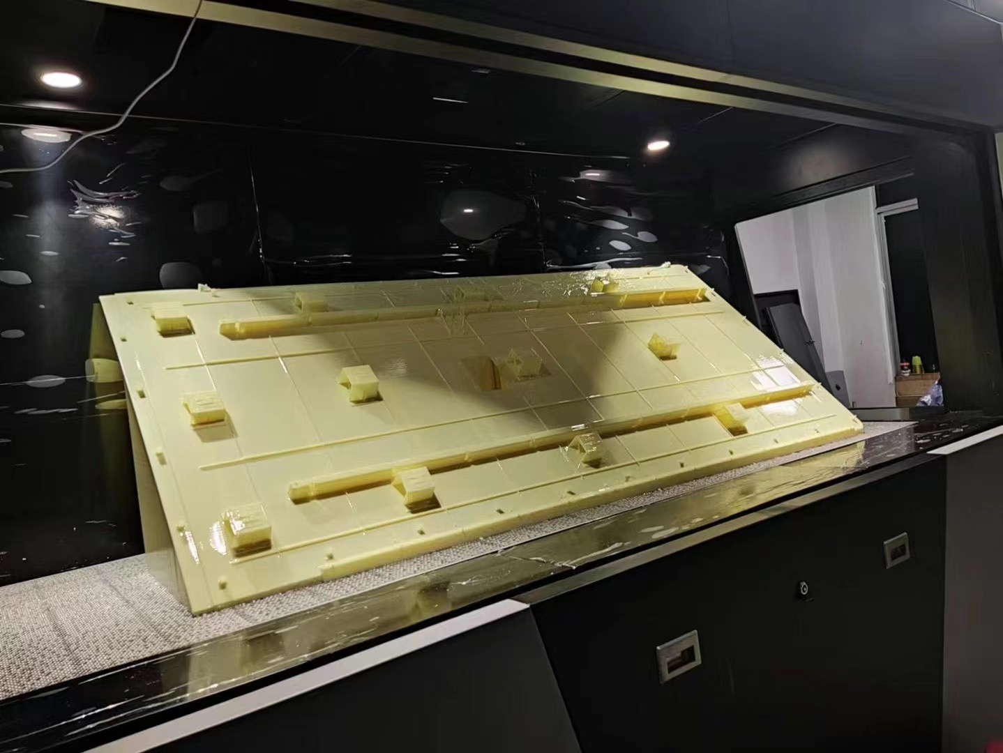 Kings SLA 2700 Pro — industrial application, full-scale prototype