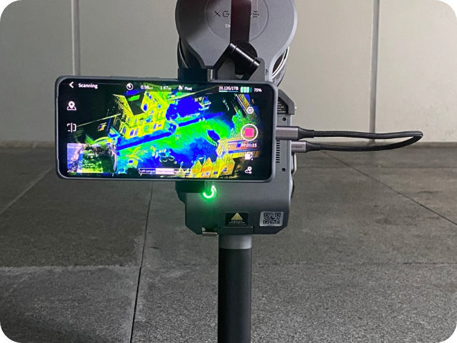 Lixel L2 Pro phone mount with LixelGo live point cloud preview on phone